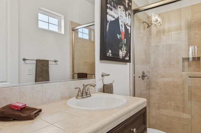 Building Photo - 45737 Club Dr