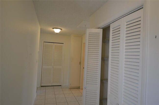 Building Photo - 329 Moorings Cove Dr