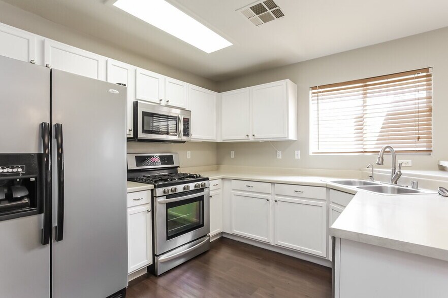 Building Photo - 7208 Pinon Crest Ct