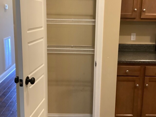 Building Photo - 208 Middle Bridge