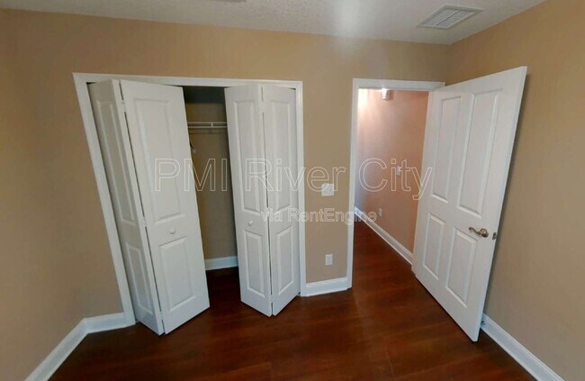 Building Photo - 53671 Carrington Dr