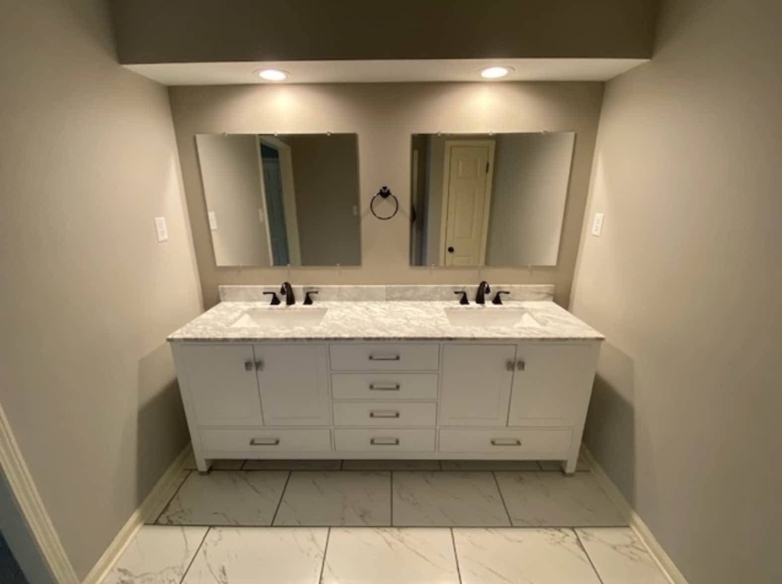 Master Bathroom - 8123 Anniston Cv