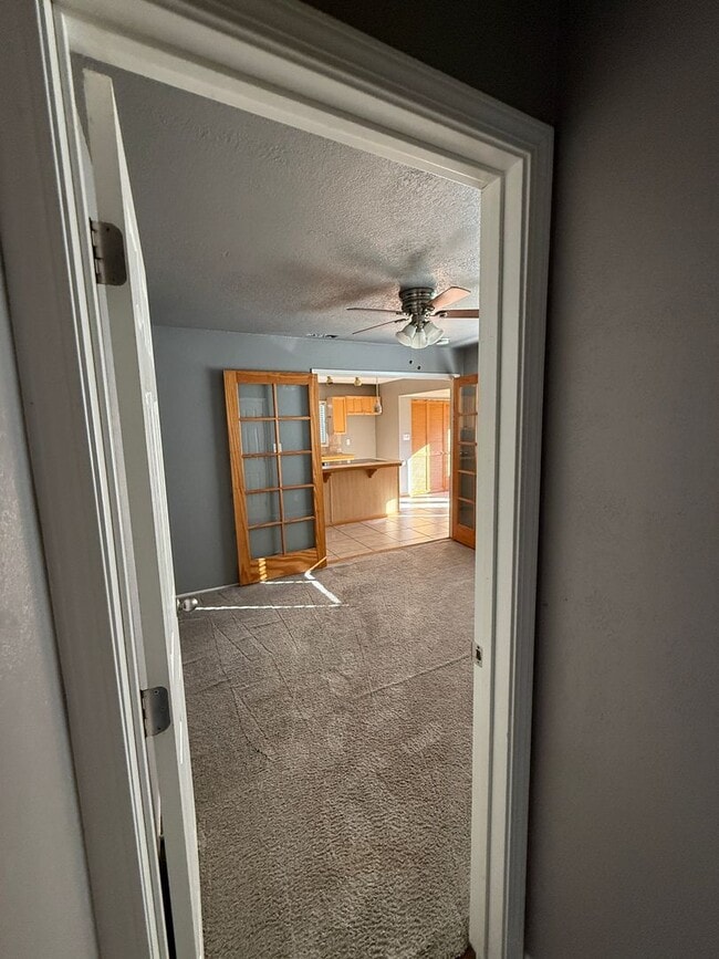 Building Photo - Peaceful Setting with Central Location!