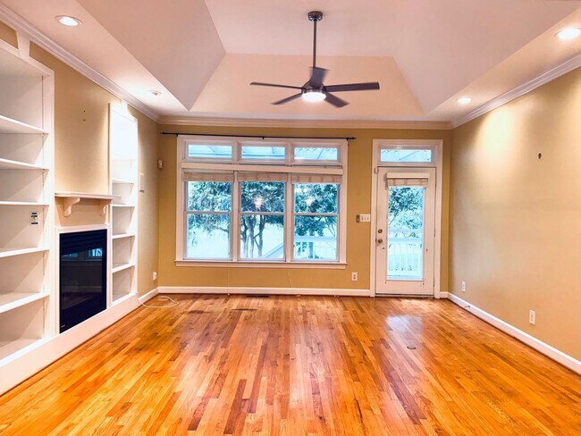 Building Photo - Gorgeous One Level Home in Chapel Hill