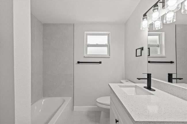 Building Photo - 2701 Camellia Terrace