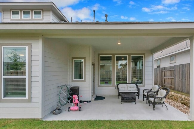 Building Photo - 563 Saturnia Dr