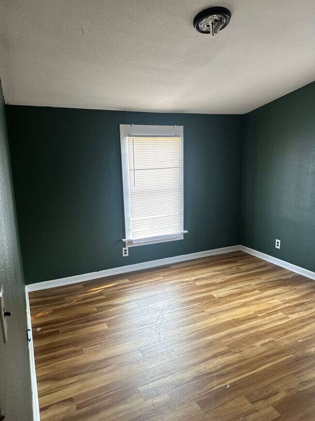 Building Photo - 122 S Georgetown Rd