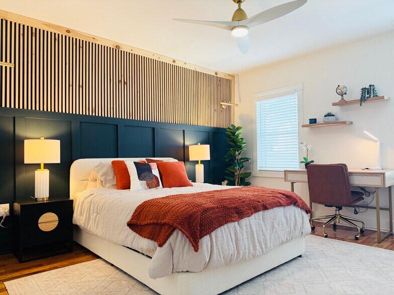 Bedroom - 2504 E York St