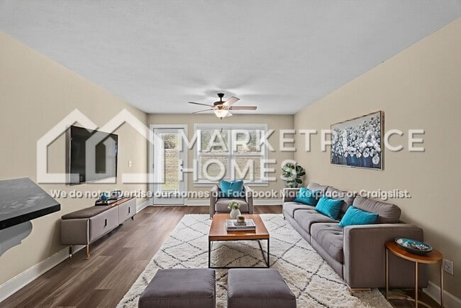 Building Photo - 712 Chatsworth Wy