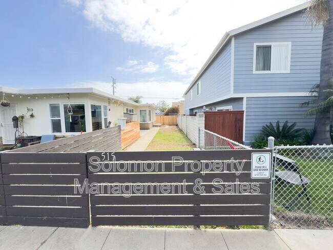 Building Photo - 515 N Ditmar St