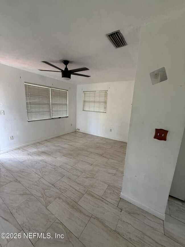 Building Photo - 120 Kelly Smith School Rd