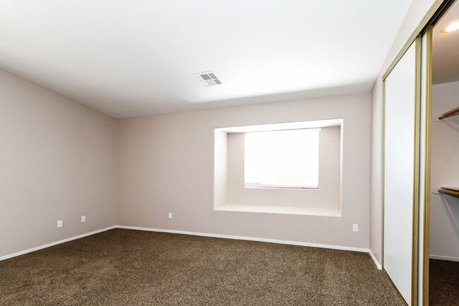 Building Photo - 5450 Mercantile St