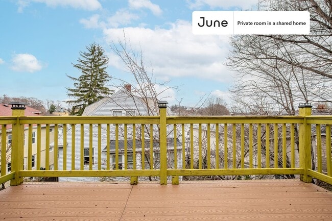 Building Photo - Room in Shared 5 bed/2 bath home