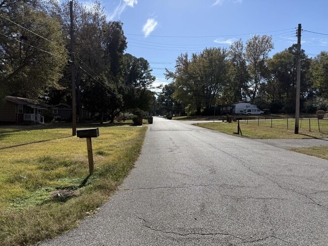 Building Photo - 4900 Berta Rd