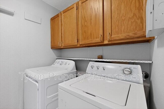 Building Photo - 9230 Osuna Pl NE