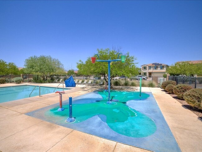 Building Photo - 3 Bedroom 2.5 Bathroom