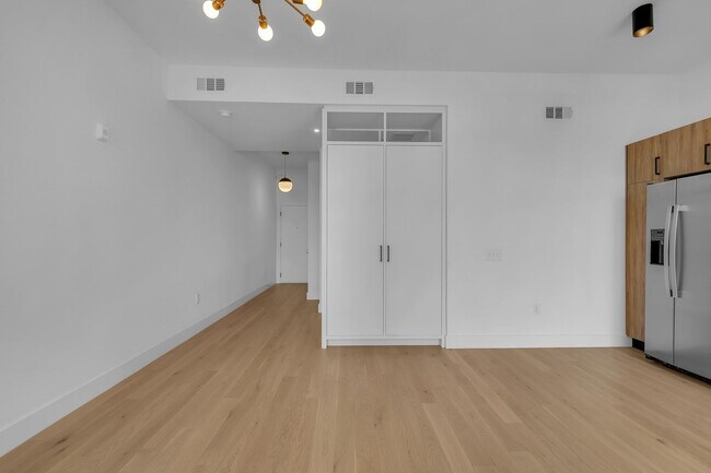 Building Photo - 567 Ponce De Leon Ave NE