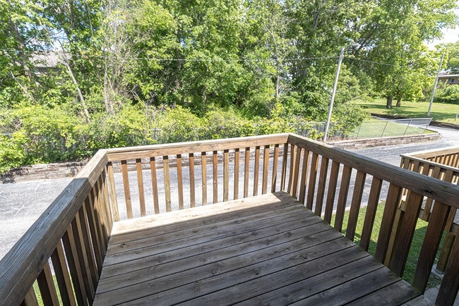 Building Photo - 105 N Garth Ave