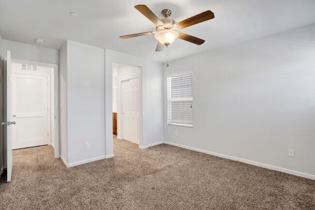 Building Photo - 8154 Laurel Willow Ln