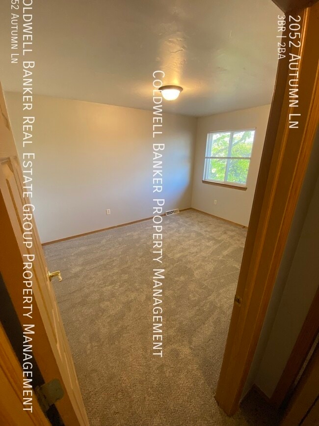 Building Photo - 2052 Autumn Ln