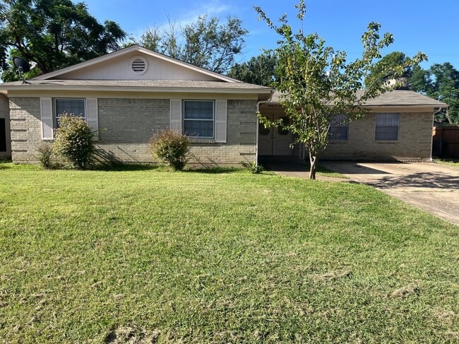 Primary Photo - 2512 Lasalle Dr