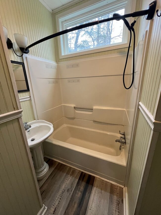 Building Photo - Home for lease