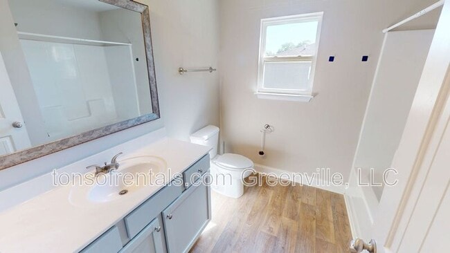 Building Photo - 203B Cromer Rd