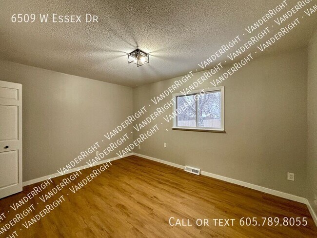 Building Photo - 6509 W Essex Dr