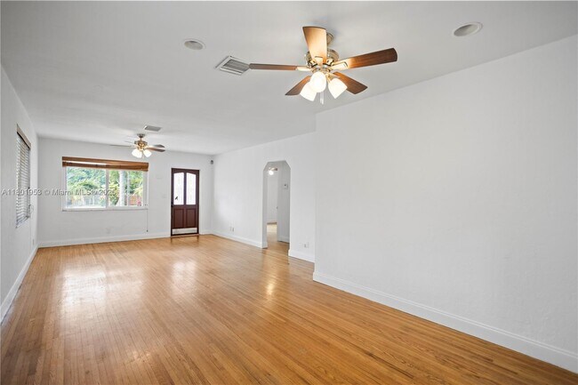 Building Photo - 2530 Fillmore St