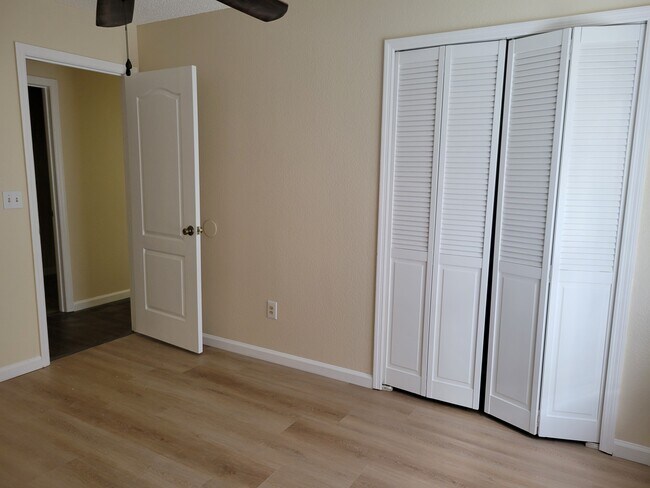 Building Photo - 1048 California Creek Dr