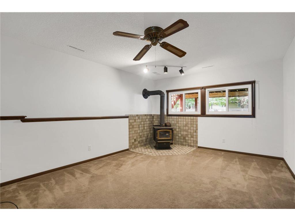 Building Photo - 9937 Deerwood Ln N
