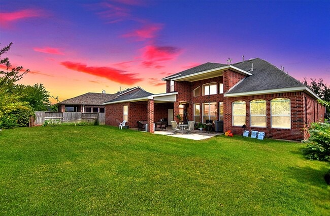 Building Photo - 4315 Village Forest Dr