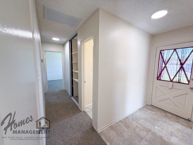 Building Photo - Homes Management - 3 Bed, 2 Bath San Marcos Home