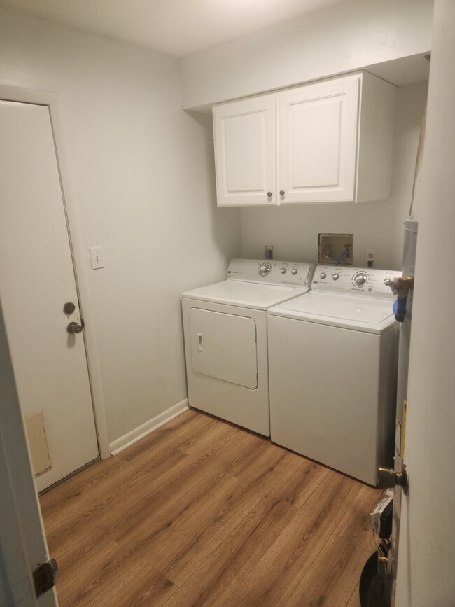 Building Photo - 27 9th St