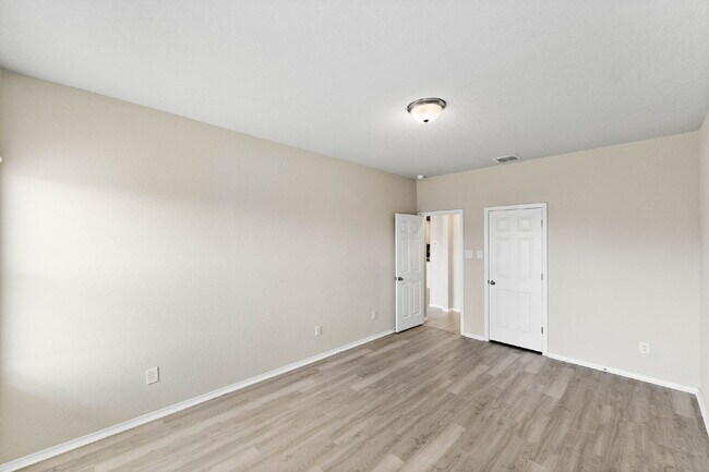 Building Photo - Comfortable Living in Converse – 3 Bedroom...