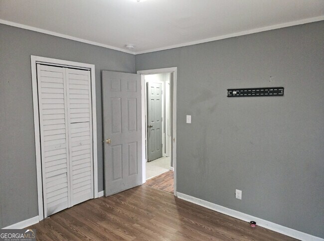 Building Photo - 668 Grosso Ave