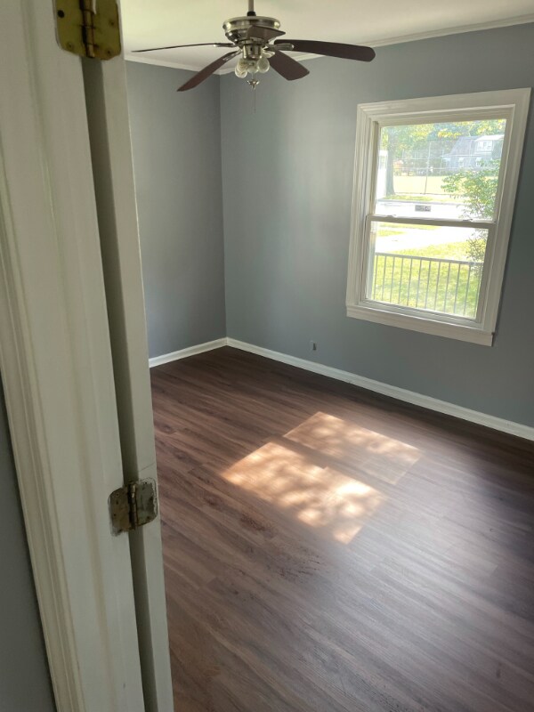 Building Photo - 1619 Oakton St