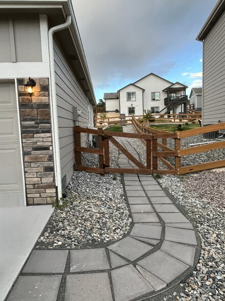 Building Photo - 4946 Olympus Dr