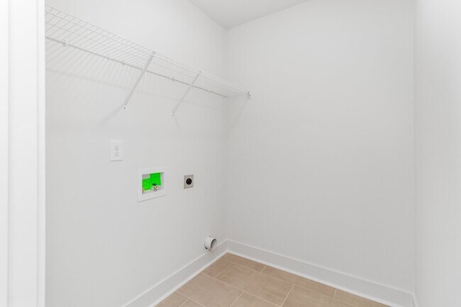 Building Photo - 4 Dutch Dr