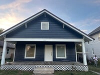 Building Photo - 917 S Armstrong Ave