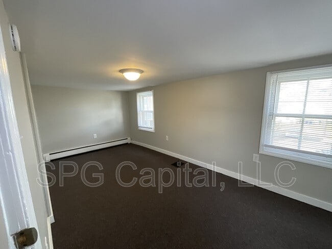 Building Photo - 401 E Neff Ave