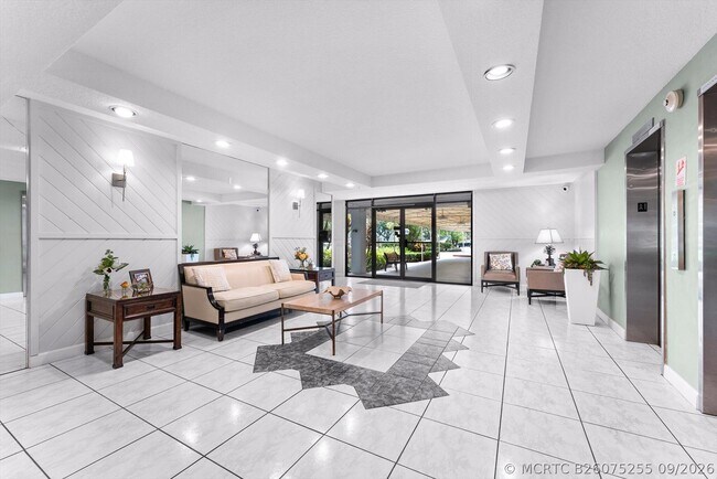 Building Photo - 3051 N Course Dr
