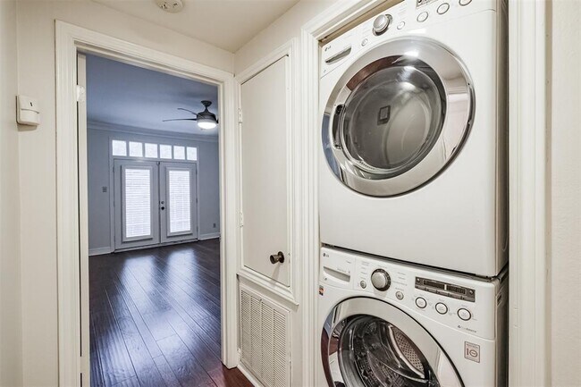 Building Photo - 4000 Purdue St