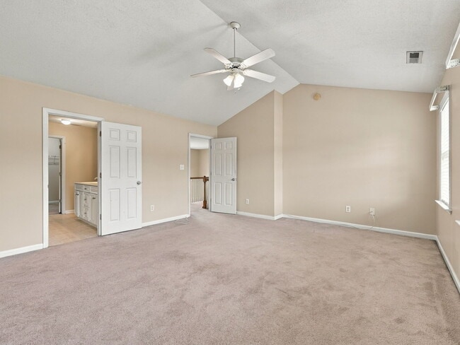 Building Photo - 116 Spring Leaf Ln