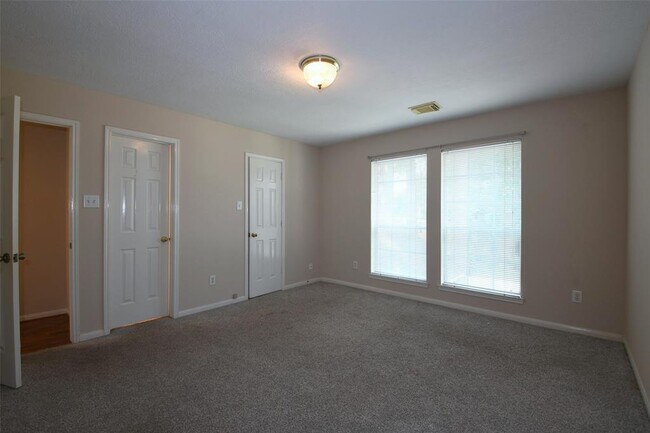 Building Photo - 18719 Racquet Sports Way
