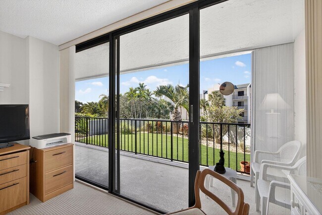 Building Photo - 1190 Jimmy Buffett Mem Hwy