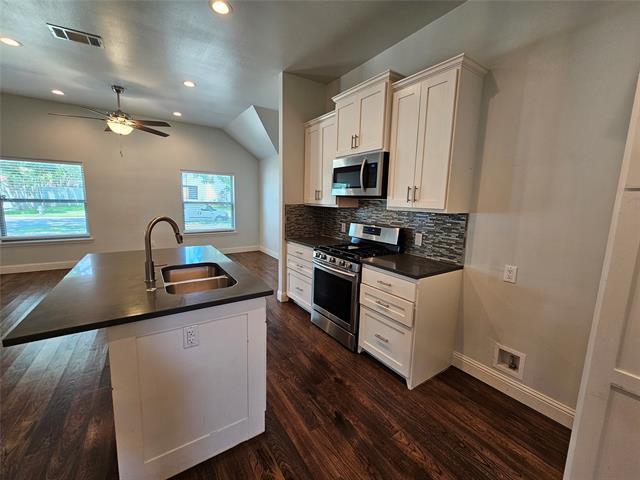 Building Photo - 3804 Eaton Dr