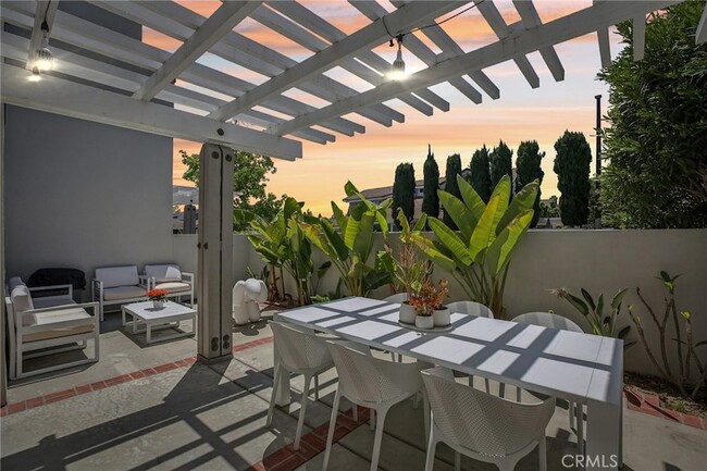 Building Photo - 15 Waterway