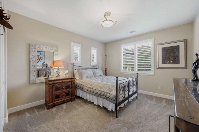 Building Photo - Elegant Arrowcreek Home!