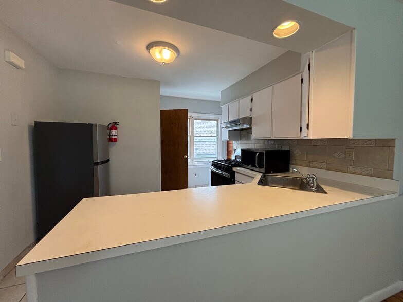 Kitchen - 226 Gordon St